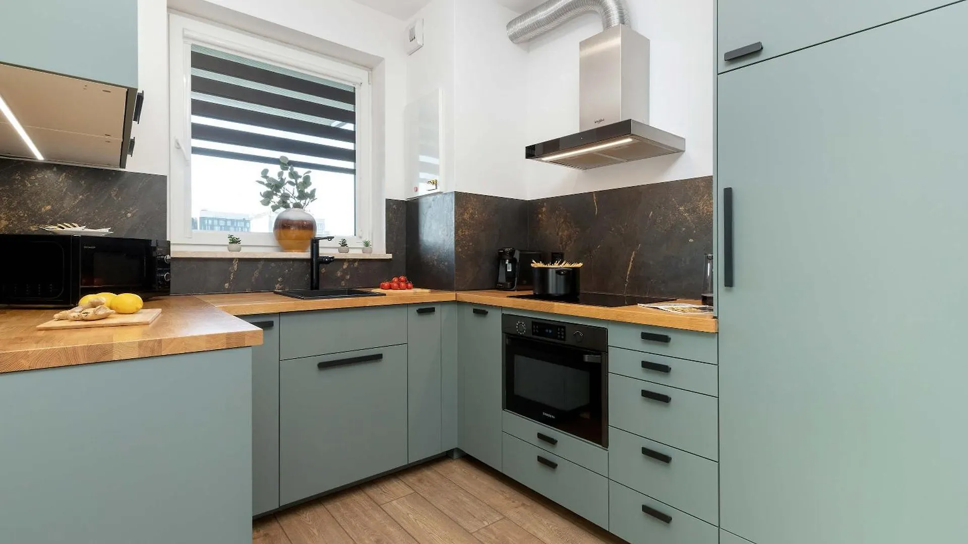 Elegancki Apartament W Centrum Gdanska Z Klimatyzatorem I Parkingiem By Renters Prestige