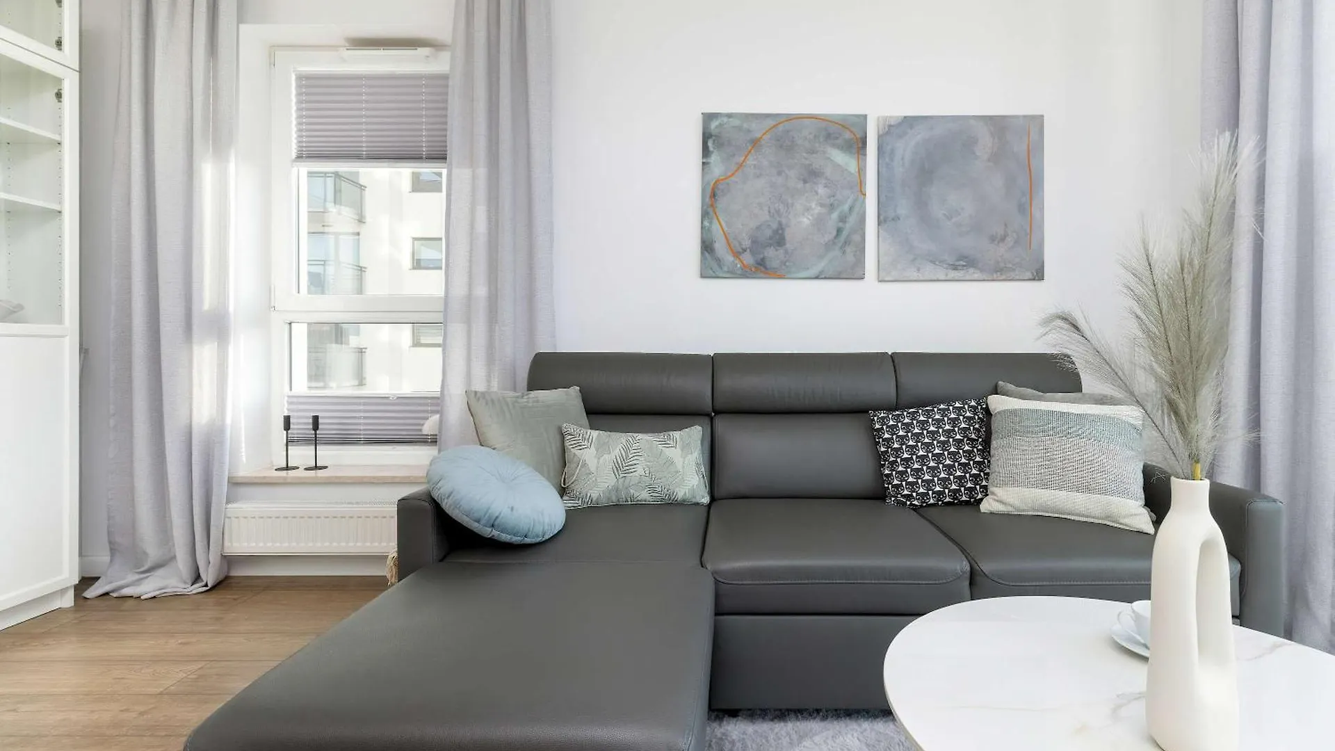 Elegancki Apartament W Centrum Gdanska Z Klimatyzatorem I Parkingiem By Renters Prestige ポーランド